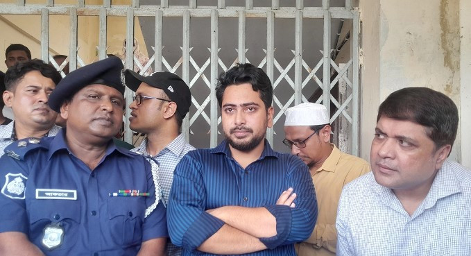 আইনশৃঙ্খলা পরিস্থিতি ধীরে ধীরে ফিরে আসছে : নাহিদ